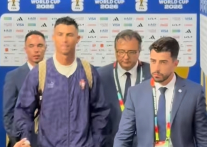 Ronaldo and teammates Leaving the stadium after World Cup elimination