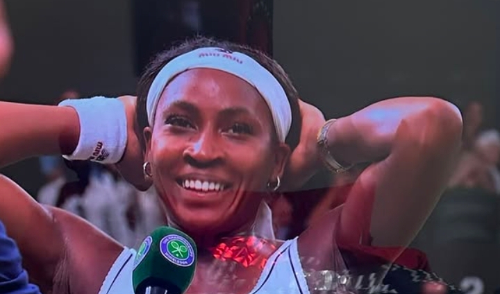Coco Gauff defeats Belinda Bencic at Wimbledon