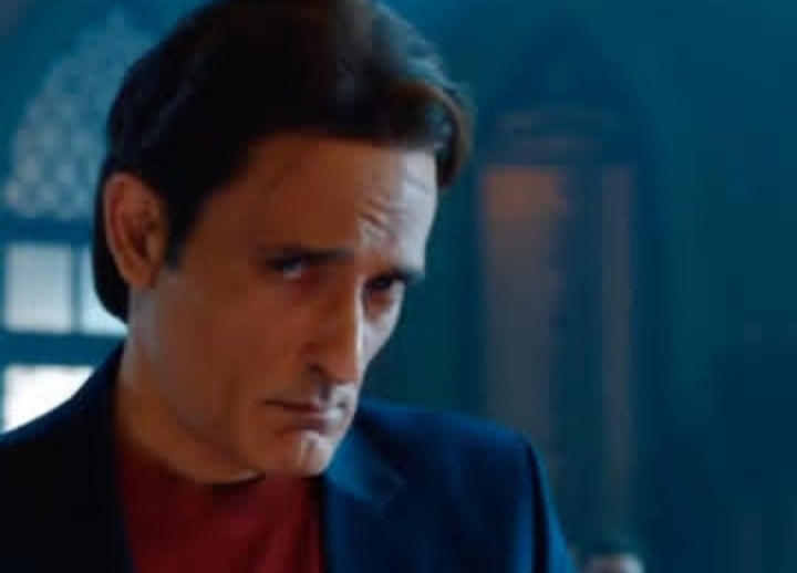 Ikka movie courtroom scene