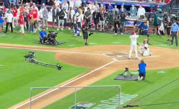 Jordan Walker hitting a home run during the 2026 MLB Home Run Derby final