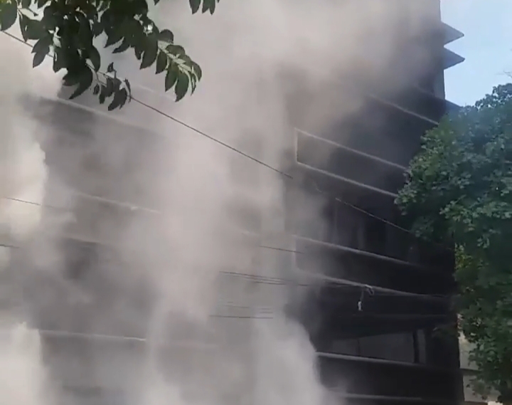 Mexico earthquake today causes people to evacuate buildings in southern Mexico