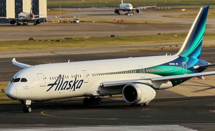 Alaska Airlines Boeing 787-9 emergency landing after mid-flight technical issue