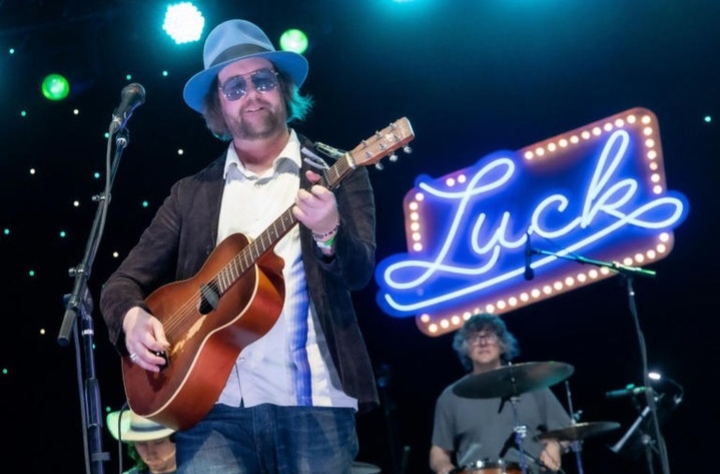 Aaron Lee Tasjan Concert Walkout Sparks Online Debate