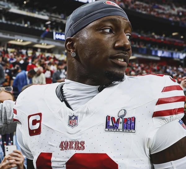 Deebo Samuel greets fans during his return to San Francisco