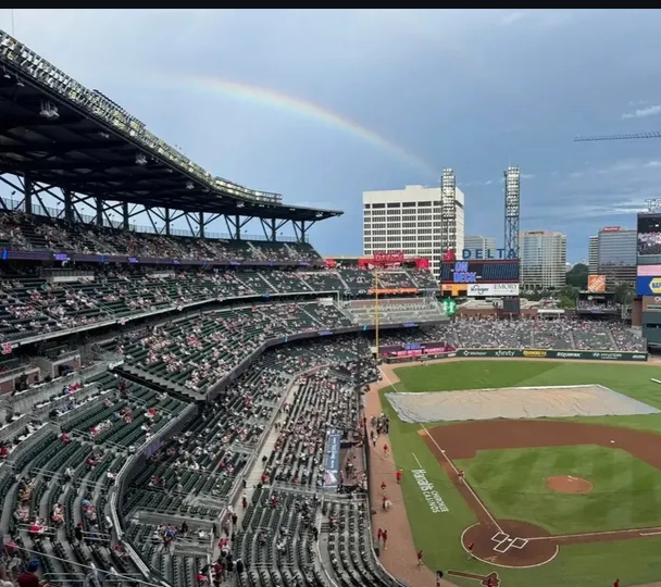 Braves vs Yankees players during MLB matchup