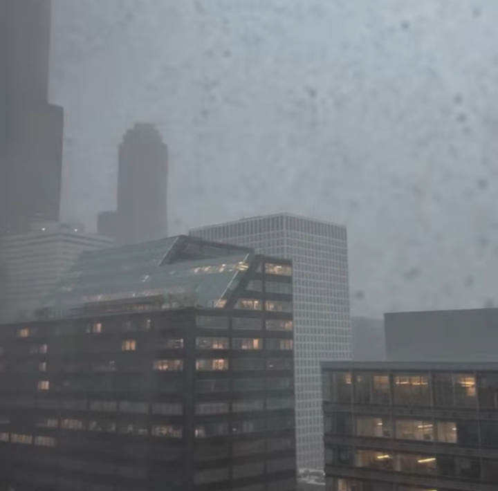 Severe thunderstorm approaching Chicago during a weather alert