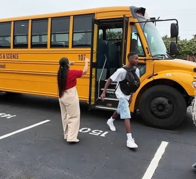 Charlotte-Mecklenburg Schools students arriving at school